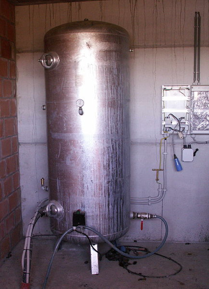 مخزن آب مورد استفاده در ساختمان‌ها